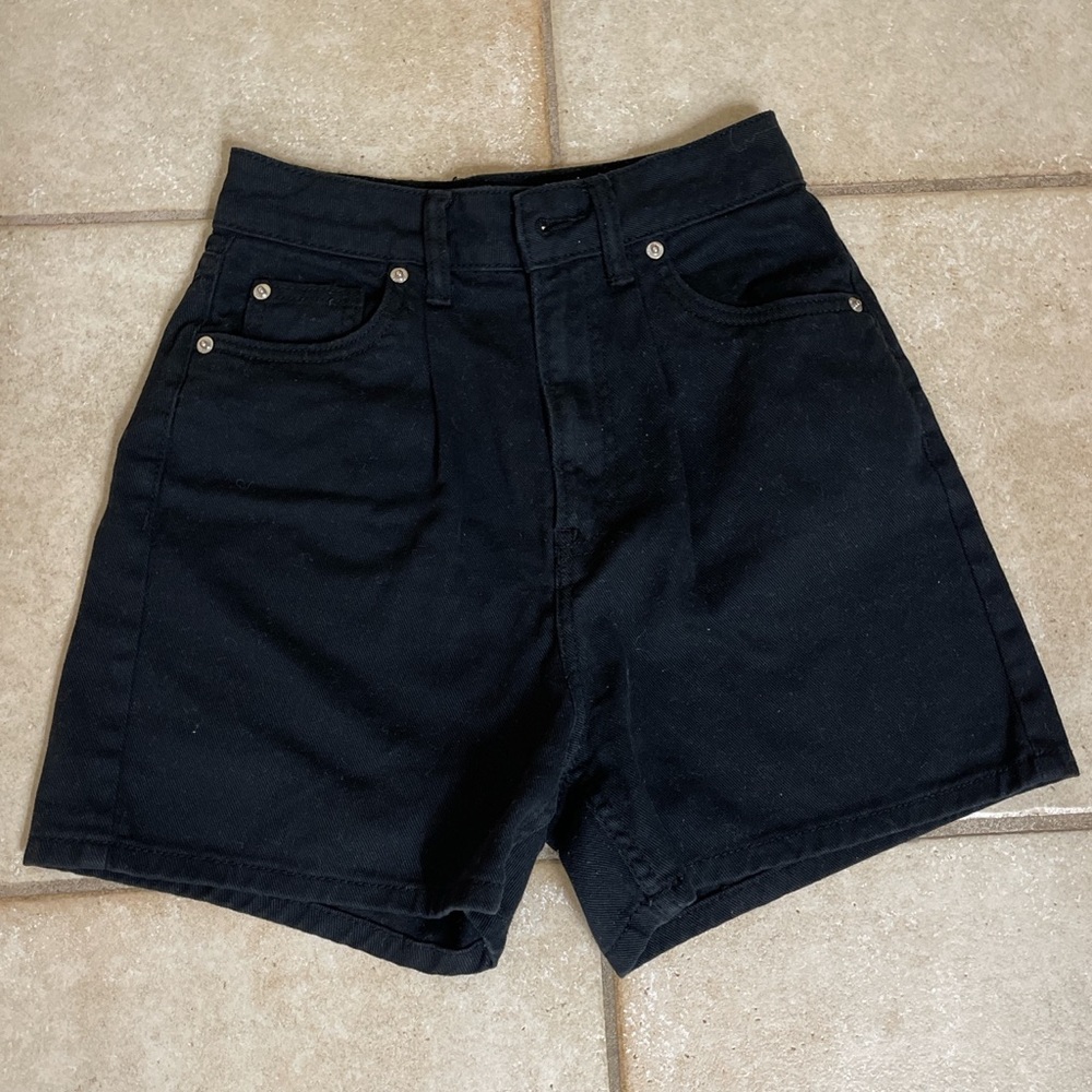 H&M black denim shorts in size 0